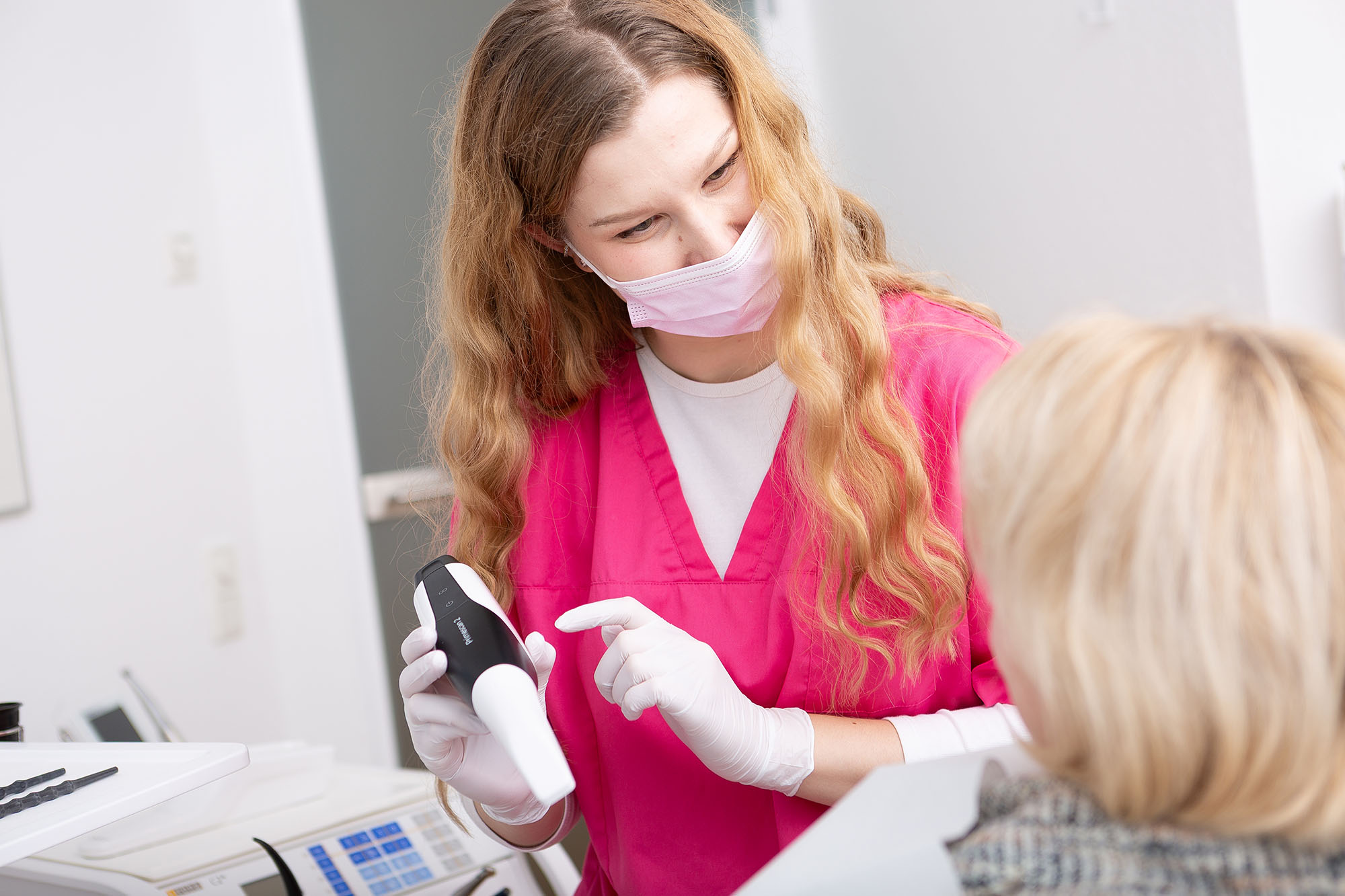 Digitale Zahnabformung ohne Abdruckmasse in der Zahnarztpraxis Wermelskirchen